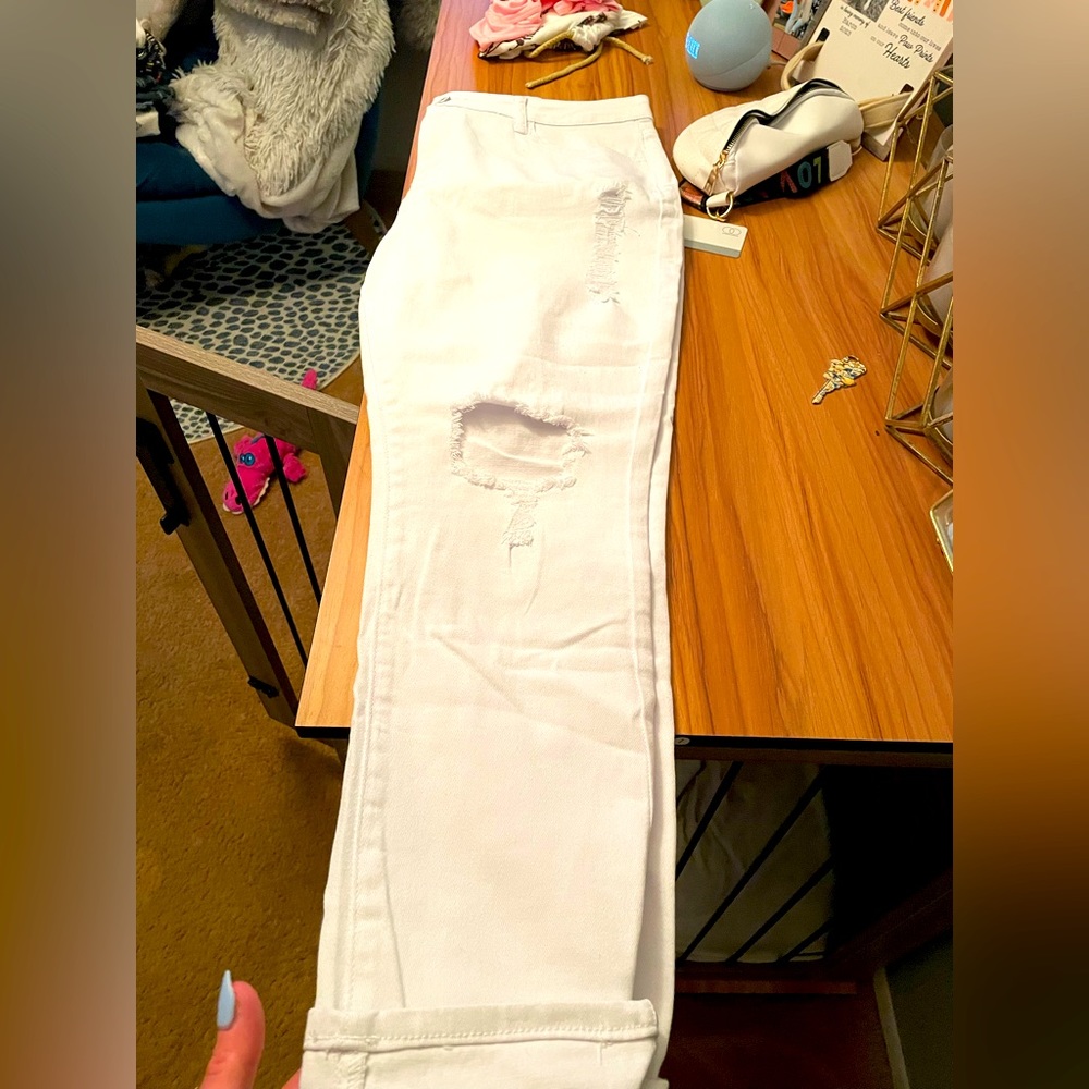 White cuffed skinny capri jeans